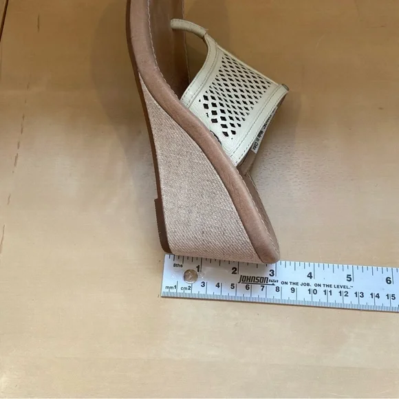 UGG wedge sandals cream tan wedges perfored slip on leather upper rubber sole 5 - Picture 12 of 15